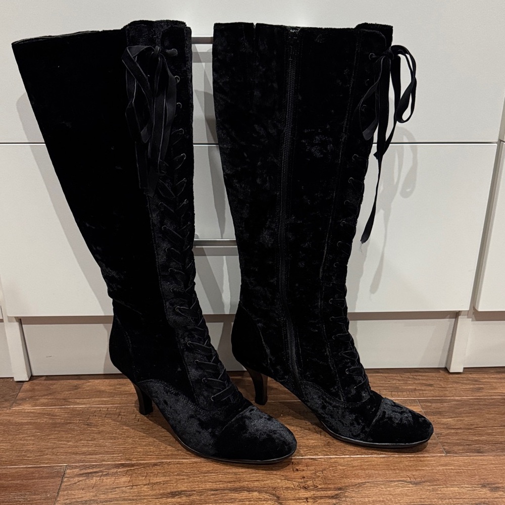 Elegant Black Velvet Lace-Up Heeled Boots